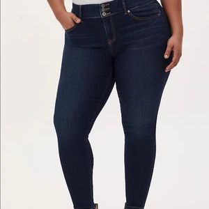 Torrid dark wash jegging. Size 24 / short inseam.